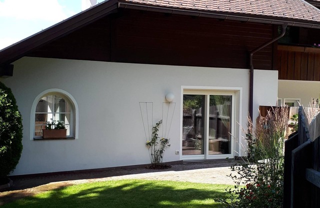 Beautiful villa with garden and garage