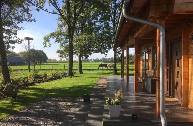 Beautiful wooden Villa "Albert" with Wi-Fi, Garden, Balcony, Terrace