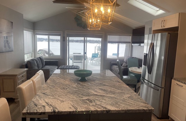 Beautifully Remodeled Cottage on Otsego Lake! Amazing Sunsets! 2 Kayaks!
