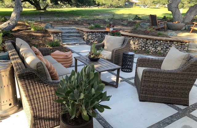Beautifully remodeled, golf course home now accepting bookings.