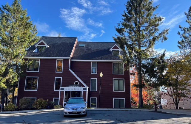 Beautifully Renovated Condo True Ski-on/Ski-off convenience