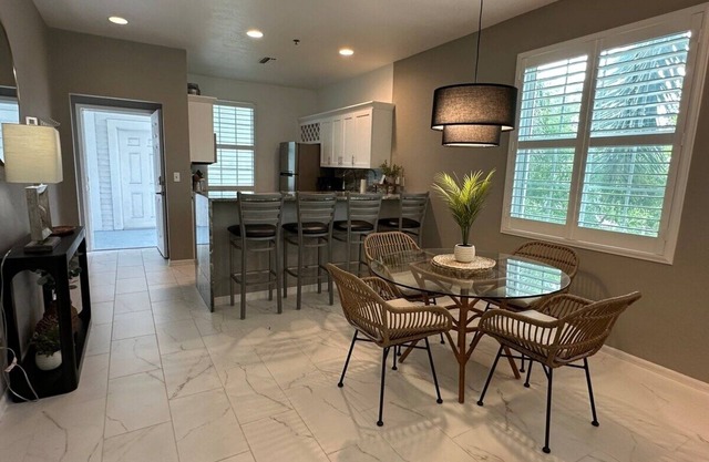 Beautifully Updated 2-Bedroom/2-Bath Olde Marco Retreat