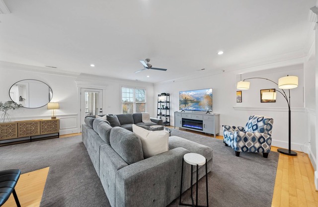 Beautifully Updated Penthouse Condo in West Cary