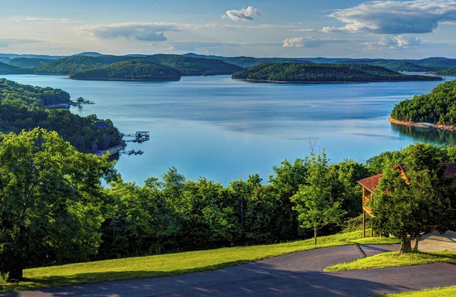 Beaver Lake View Cabin with Lake Access, Boat Dock, Boat Slips, Incredible View