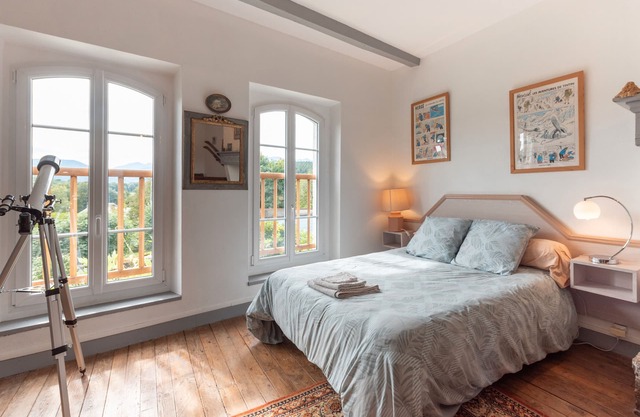 Bed and Breakfast 'Chambre Mathilde Et Sa Suite' with Mountain View, Shared Terrace and Wi-Fi