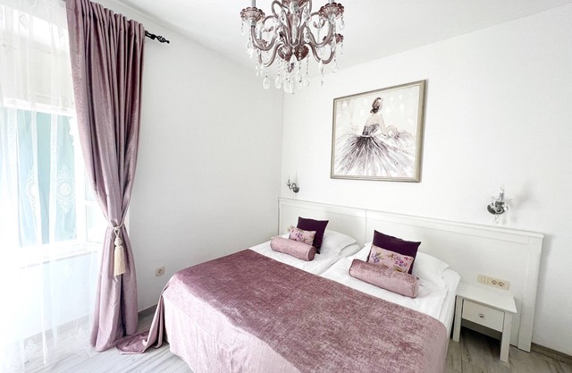 Bed&Breakfast Sorgo Palace- Comfort Family Room (Amethyst)
