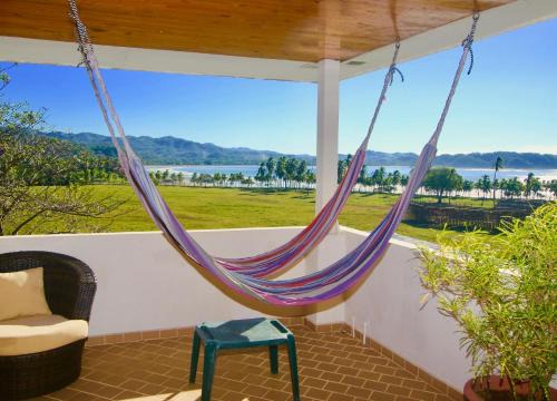 Begonia Luxury Beach & Ocean Views, Steps To Sand