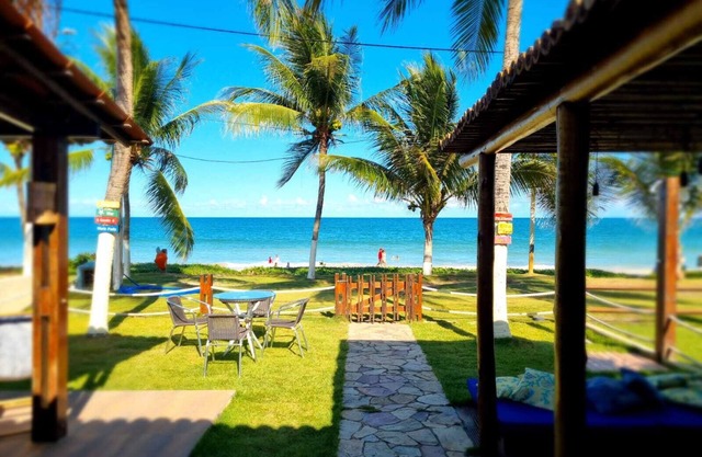 Beira Mar Beach House in Condominium with Leisure Area (Park and Court)