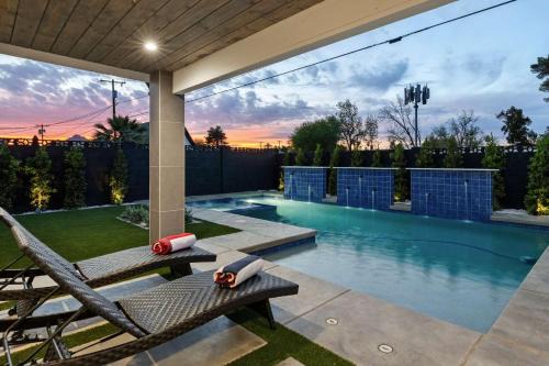 Bella Rosa- Close to Old Town with Pool & Hot Tub