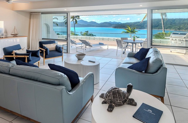 Bella Vista East 5 - 2 bedroom oceanview apartment with golf buggy