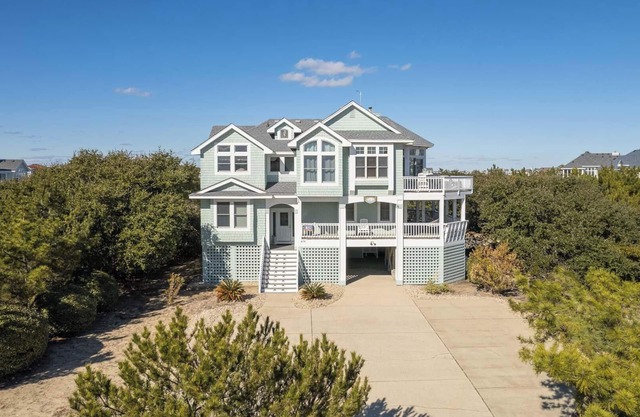 Belle Eire at Pine Island 8 Bedroom Oceanside Home