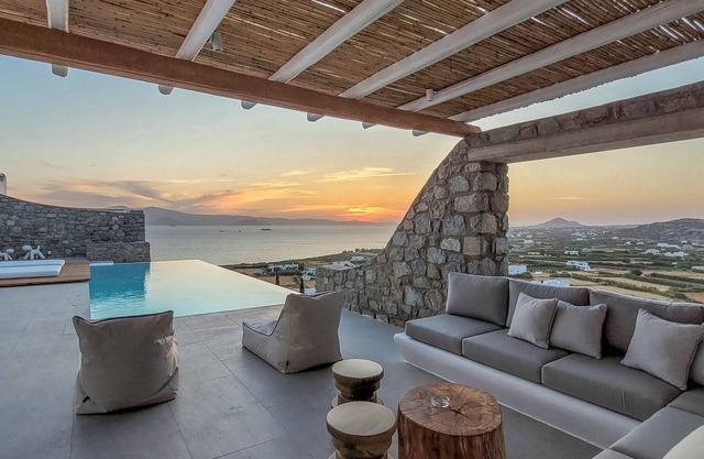 Bellevue Villa Three - 130sqm villa, infinity private pool and outstanding view!