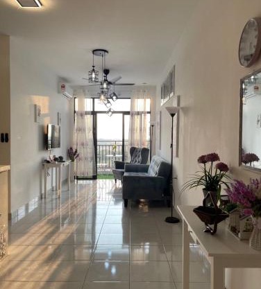 Benoni 3 Bedroom - Farah Biz Empire Homestay