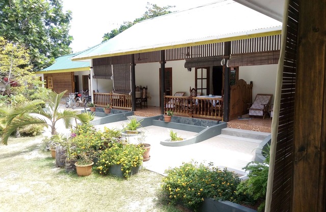 Beryl Guesthouse - Koko Room, near village, Anse Severe 5mn by bike