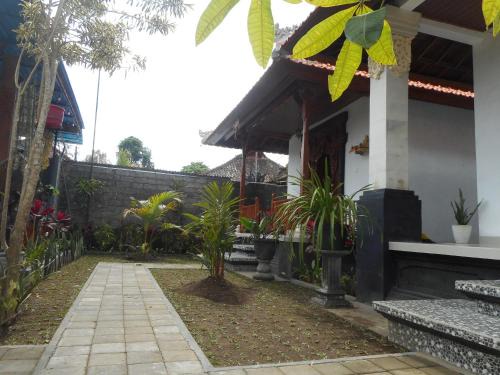 Besakih Bonny Homestay