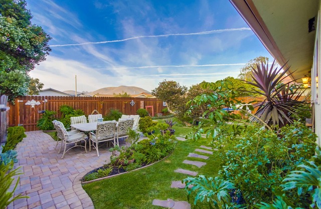 Best time of year is NOW!Gorgeous Home,Walk to Sand, Backyard Sanctuary,Dogs ok,