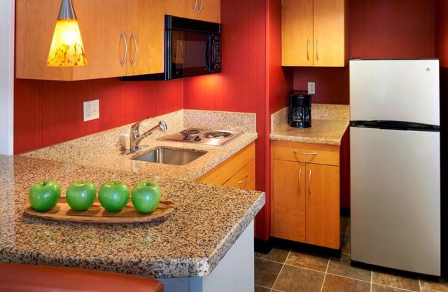 Best Value, Quality Stay! Short Drive to Red Oaks Waterpark, w/Free Breakfast!