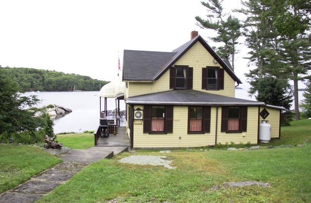 Best view in East Boothbay , Maine - 4 Bedroom Oceanfront Cottage