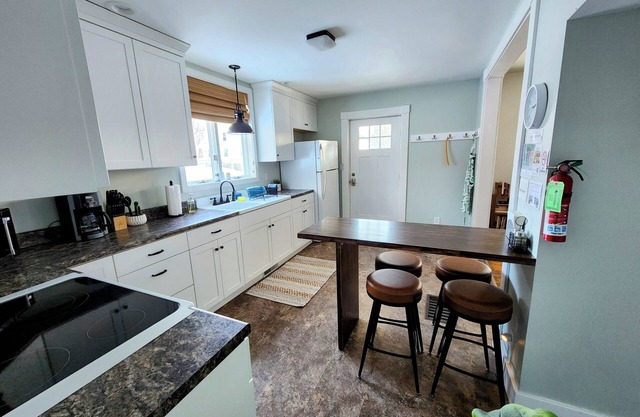 Beth's Place III-Downtown Potsdam-You'll Love It!