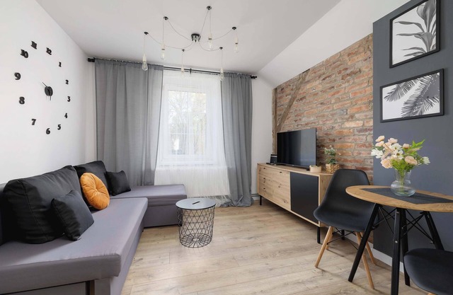 Betonowa 4 Czeladź | Brick Cozy Apartment | Remote Work