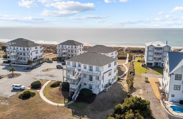 Between The Blue - Oceanside 2B/2B Condo w/Pool