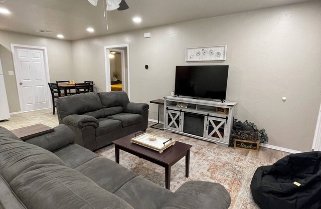 Bewitching and Clean- 2 Bedroom Duplex