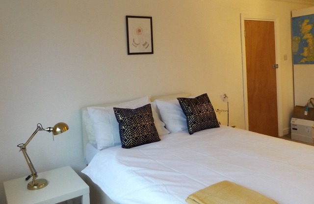 BIG double room in coventry