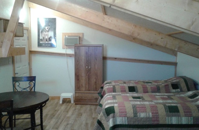 Big Horn Mountains Efficiency Apartment in loft