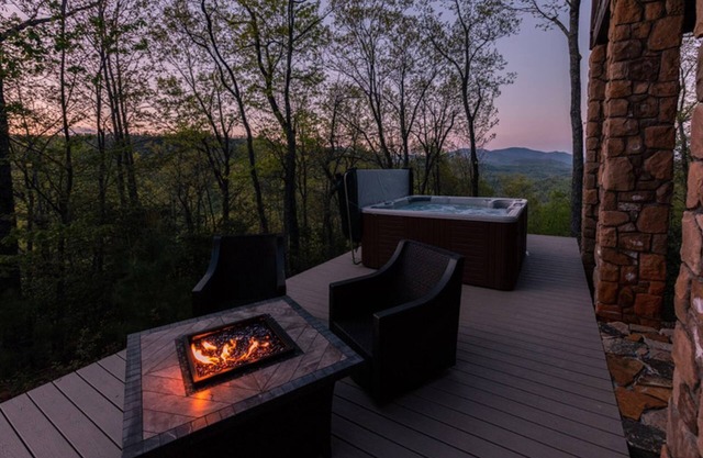 Black Mountain Log Cabin | Secluded, Pet-friendly 3BD with Hot Tub & Views!