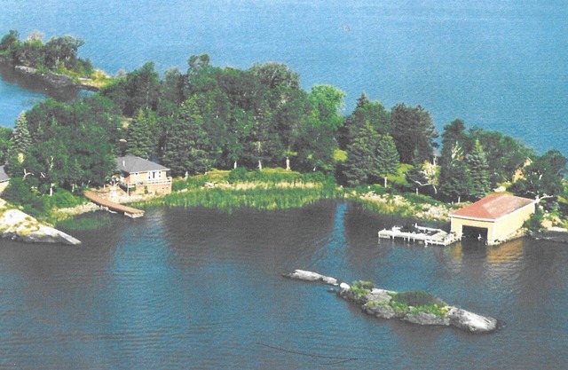Blackbird Island (private island)
