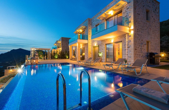 Blue Horizon double villas , luxury, sea & sunset view, infinity pool