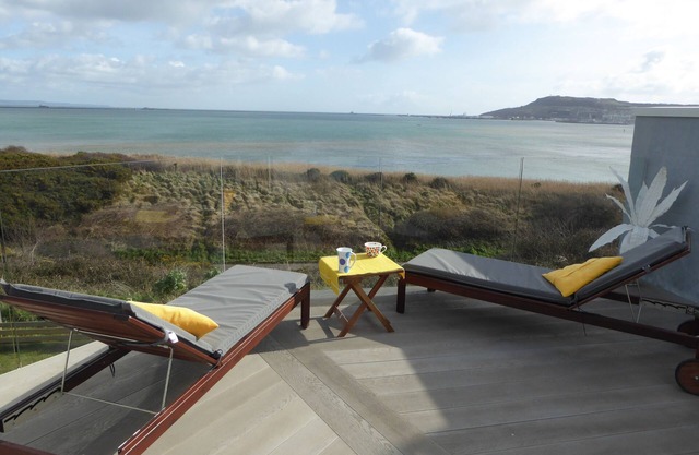 Blue Horizons with uninterrupted Panoramic sea views 2 mins walk from beach