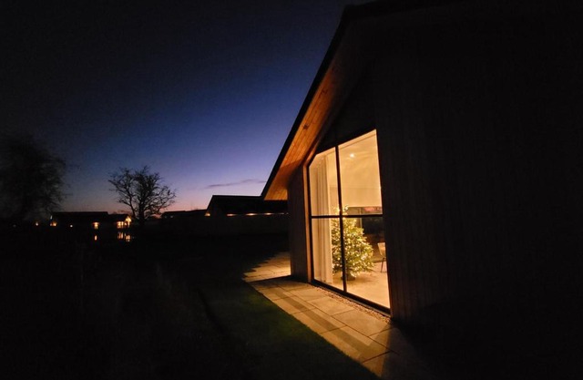 Blue Iris Cottage, Ashlin Farm Barns