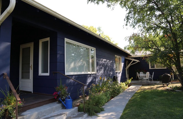 Blue Willow Guest House in the Heart of Bozeman, Montana
