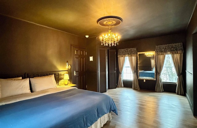 Blueberry House, Victorian Elegance Meets Modern Comfort