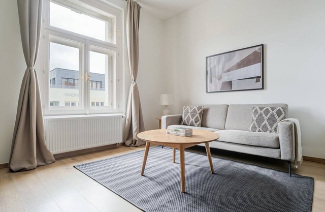 Blueground | Prague 10, nr park & foodie area (PRG-18)