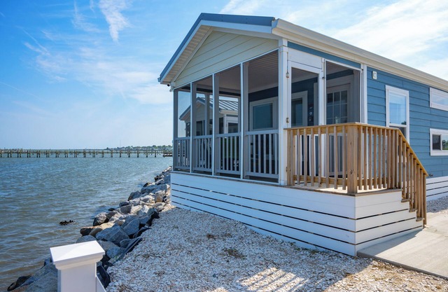 Blufin Bungalows & Marina