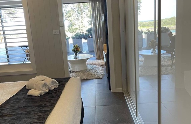 Boat Harbour @ Port Stephens coastal beach apartment - 30metres walk to beach!