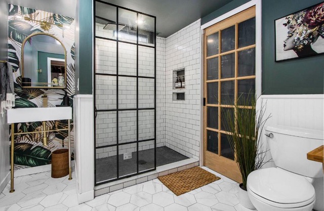 Boho cozy home, quiet, free parking (private room unless specified)