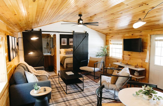 Boone's Bluff RRG- HUMBLE COZY STAY w/Firepit