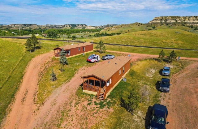 Boots Badlands Cabin Medora ND 2 BR 1 B Sleeps 6