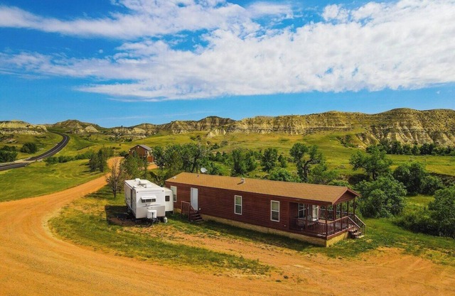 Boots Hunter Cabin Medora ND 2 BR 1 B Sleeps 6