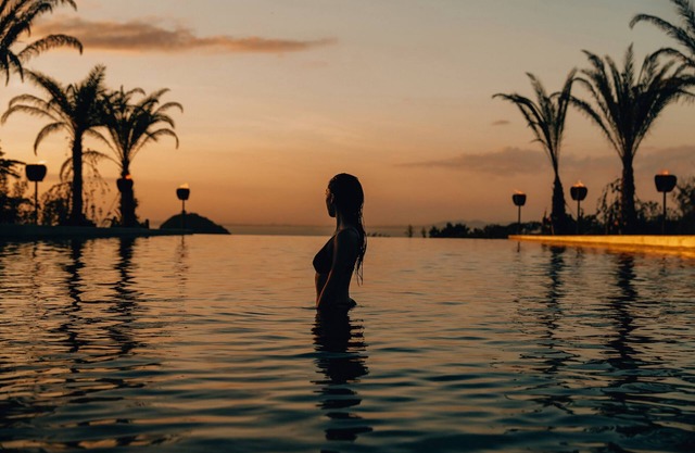BOTANICAL POOL CLUB