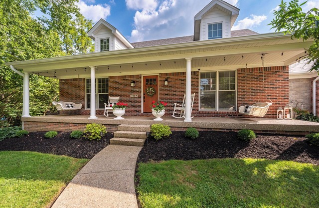 Bourbon Trail Getaway on Quiet Cul-de-sac - minutes from I-71 - Sleeps 8
