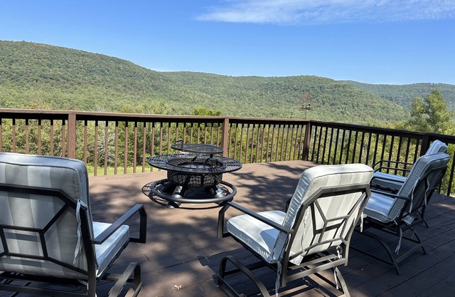 Boxley Valley cabin near Buffalo National River.