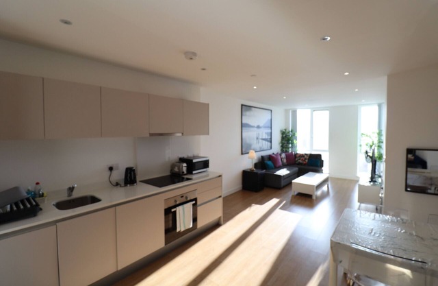 Bracknell Breath Taking Two Bedroom Apartment