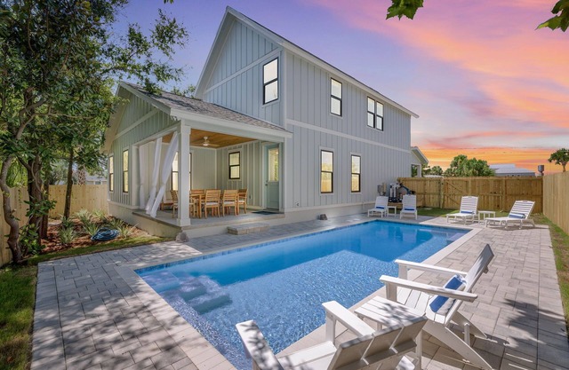BRAND NEW 5br House ~ 2min walk to beach~ PrivatePool~GameRoom