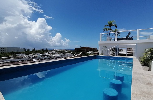 BRAND NEW BEAUTIFULL PENTHOUSE, COZZY AND COMFORTABLE