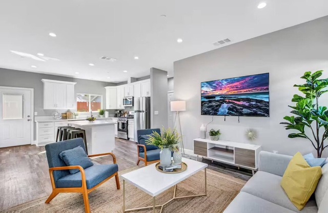 Brand new Family-Friendly Home Near Disneyland!