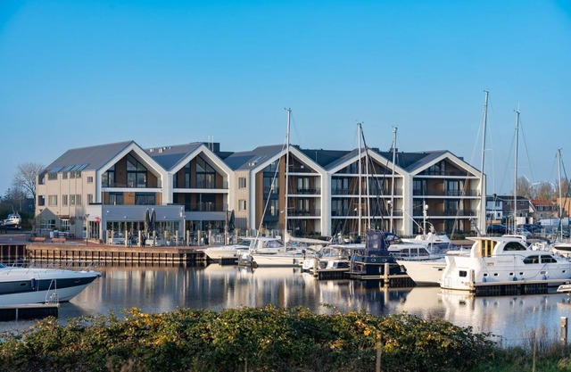Brand New Harbor Apartment (close to beach)
